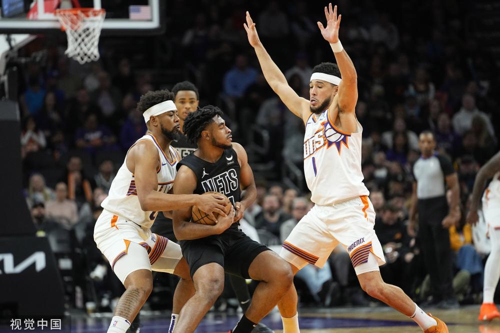 在周琦与曾 在周琦与曾